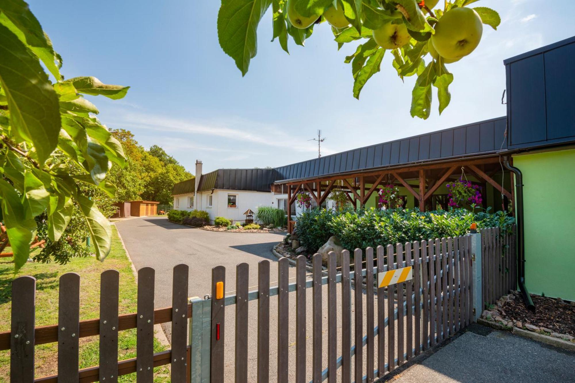 Pension u Jezu Klášterec nad Ohří Extérieur photo
